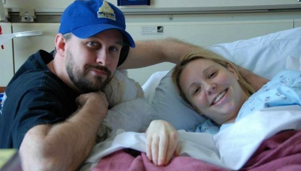 After 27 hours, his wife gave birth to a baby girl, and the man collapsed on his knees with joy.