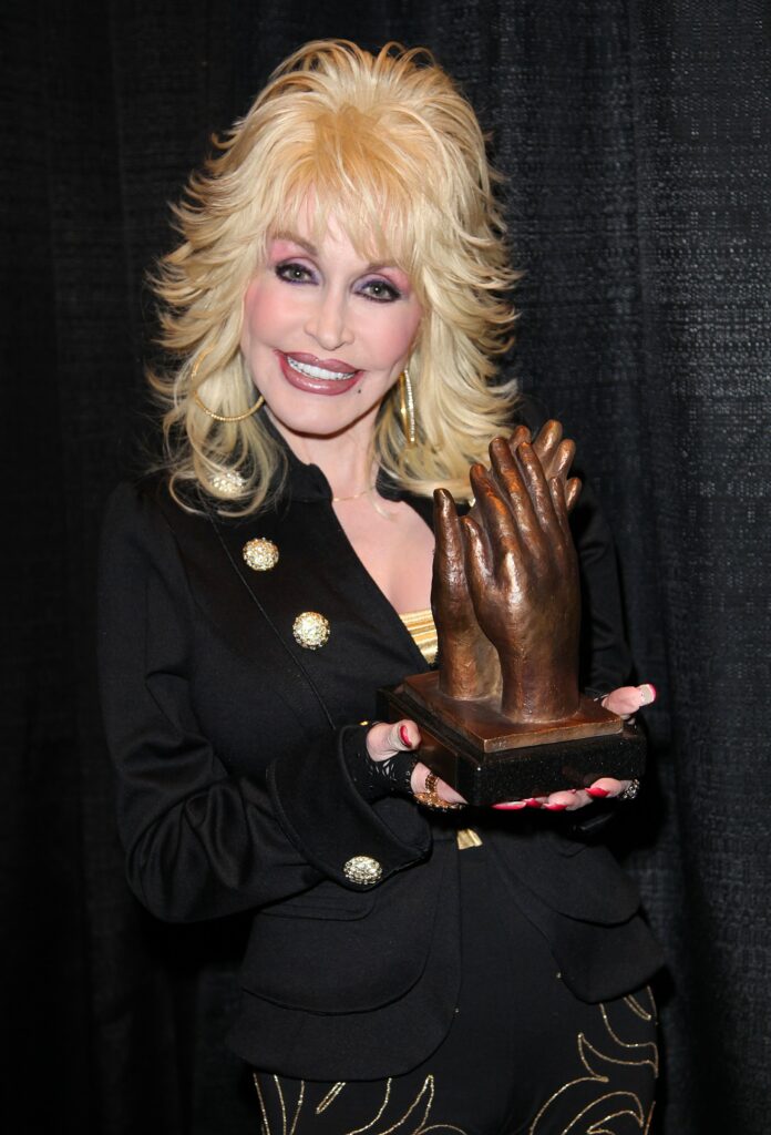 Dolly Parton on stage