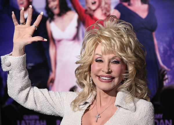Dolly Parton Stuns Fans with Age-Defying Look in Skimpy Outfit